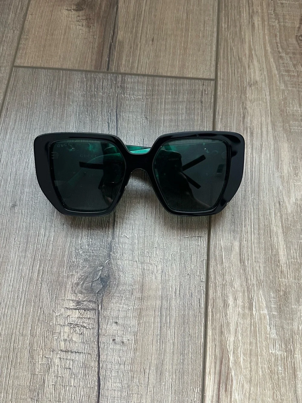 Gucci bold oversized